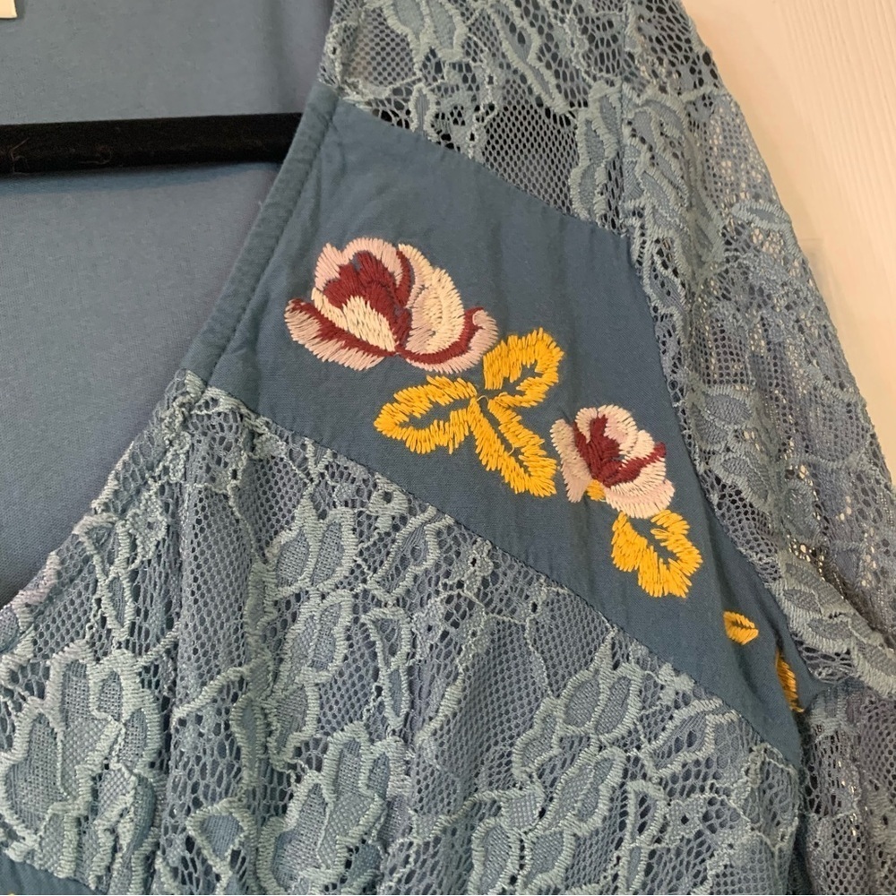 Miami Blue Lace Floral Embroidered V-Neck Long Sleeve Dress, size S - Picture 8 of 11